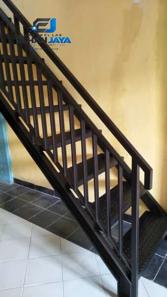 Jasa Pembuatan & Pasang Railing di Bekasi