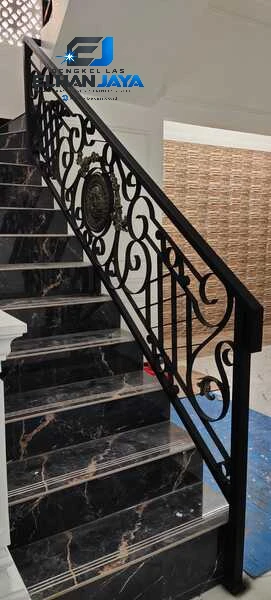 railing tangga bekasi dari bengkel las elhan jaya (3)