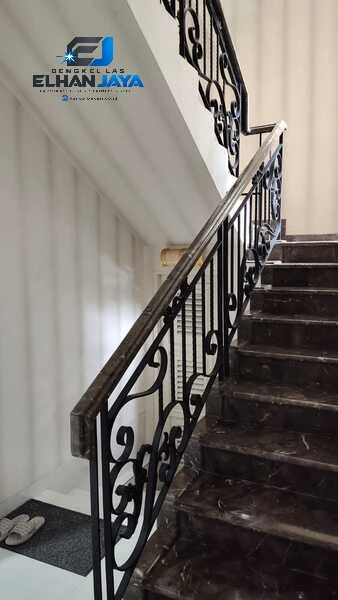 railing tangga bekasi dari bengkel las elhan jaya (8)