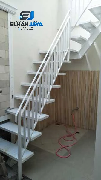 railing tangga bekasi dari bengkel las elhan jaya (9)